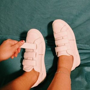 Women's ugg white sneakers